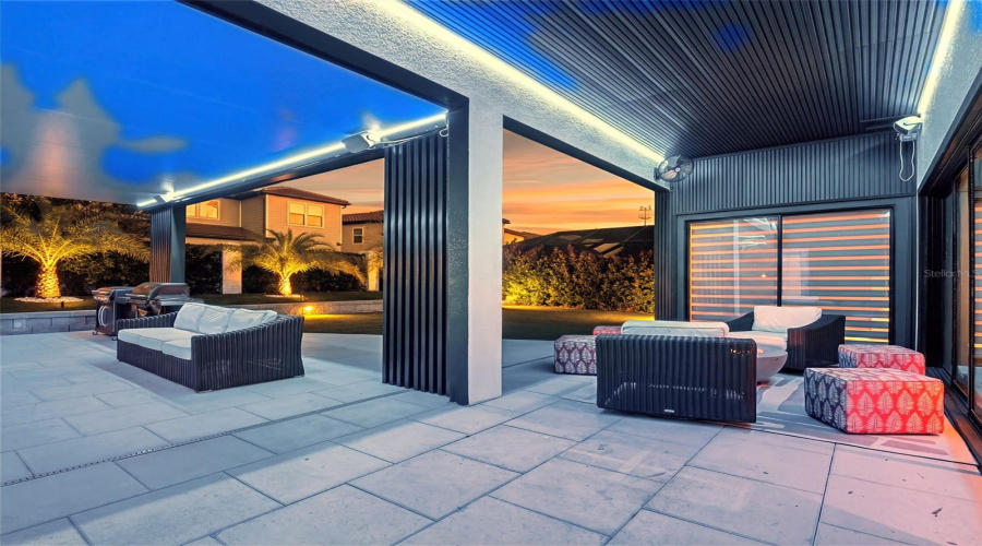 ORLANDO, Florida 32836, 4 Bedrooms Bedrooms, ,4 BathroomsBathrooms,Residential,For Sale,HANGING VINE,0,MFRO6390613