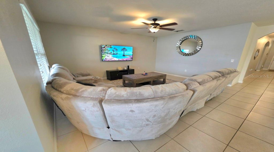 DAVENPORT, Florida 33896, 3 Bedrooms Bedrooms, ,2 BathroomsBathrooms,Residential,For Sale,ABERDEEN,0,MFRO6390733