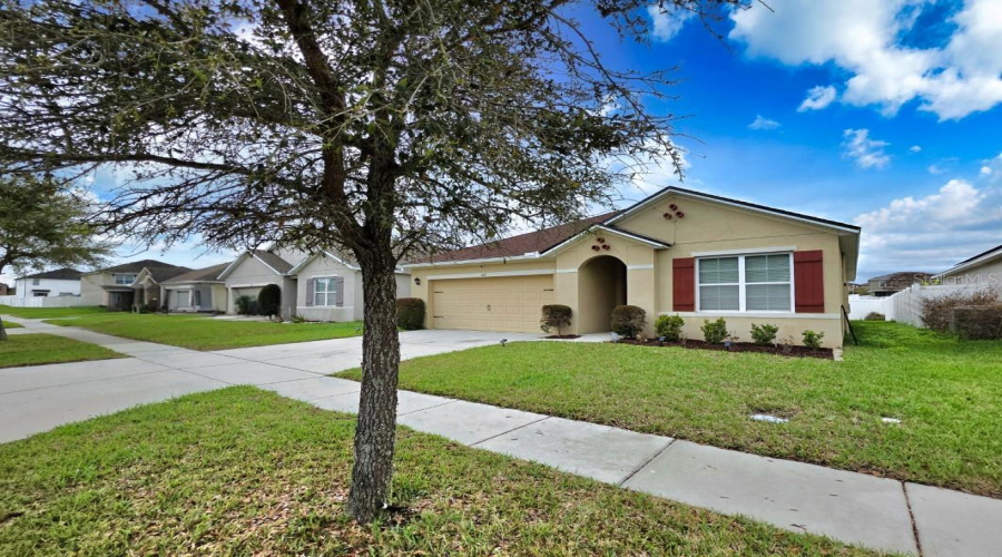 DAVENPORT, Florida 33896, 3 Bedrooms Bedrooms, ,2 BathroomsBathrooms,Residential,For Sale,ABERDEEN,0,MFRO6390733