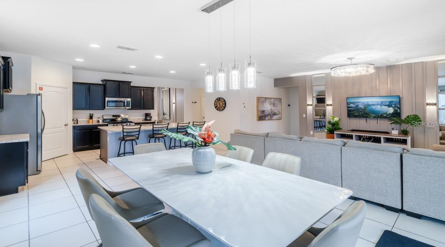 DAVENPORT, Florida 33837, 6 Bedrooms Bedrooms, ,5 BathroomsBathrooms,Residential,For Sale,BROAD OAK,0,MFRO6338003