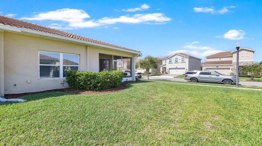 DAVENPORT, Florida 33896, 2 Bedrooms Bedrooms, ,2 BathroomsBathrooms,Residential,For Sale,QUAKER RIDGE,0,MFRO6390847