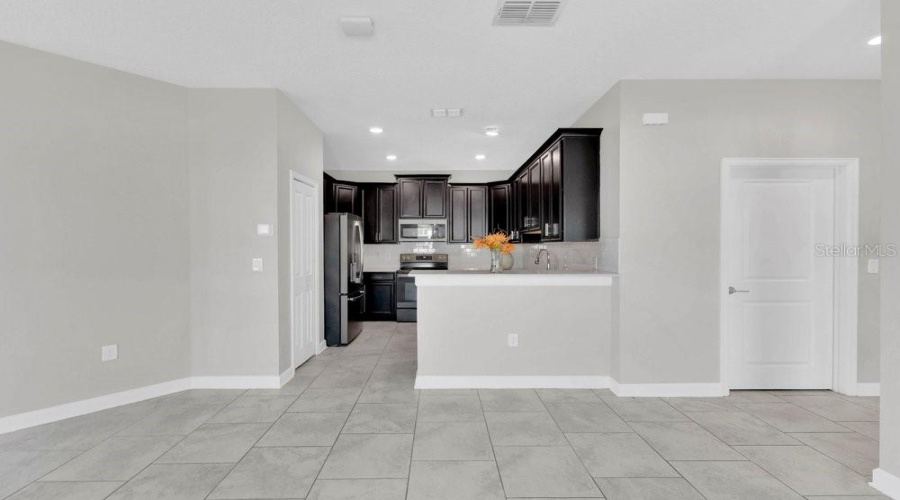 DAVENPORT, Florida 33896, 2 Bedrooms Bedrooms, ,2 BathroomsBathrooms,Residential,For Sale,QUAKER RIDGE,0,MFRO6390847