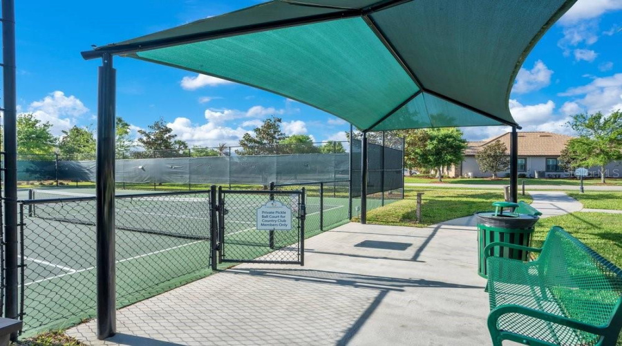 DAVENPORT, Florida 33896, 2 Bedrooms Bedrooms, ,2 BathroomsBathrooms,Residential,For Sale,QUAKER RIDGE,0,MFRO6390847