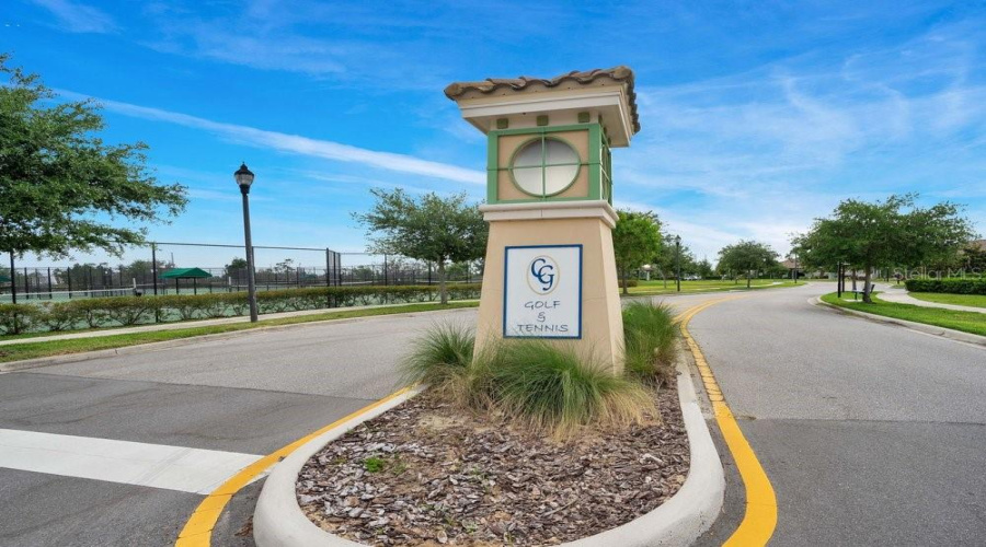 DAVENPORT, Florida 33896, 2 Bedrooms Bedrooms, ,2 BathroomsBathrooms,Residential,For Sale,QUAKER RIDGE,0,MFRO6390847