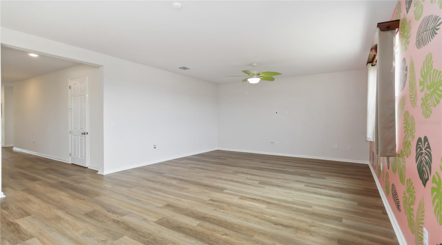 DAVENPORT, Florida 33837, 5 Bedrooms Bedrooms, ,3 BathroomsBathrooms,Residential,For Sale,MAGNOLIA,0,MFRS5145854