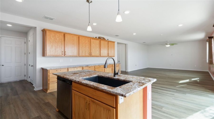 DAVENPORT, Florida 33837, 5 Bedrooms Bedrooms, ,3 BathroomsBathrooms,Residential,For Sale,MAGNOLIA,0,MFRS5145854