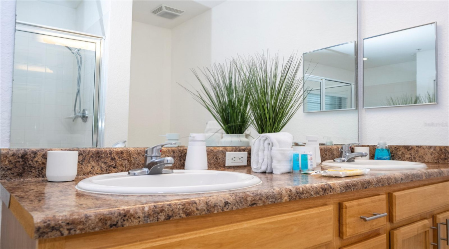 KISSIMMEE, Florida 34747, 2 Bedrooms Bedrooms, ,2 BathroomsBathrooms,Residential,For Sale,TREASURE TROVE,0,MFRS5145525