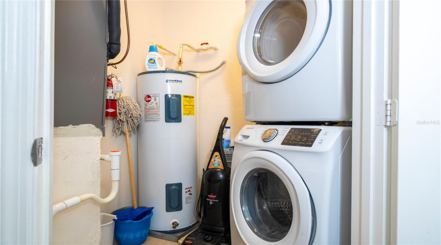 KISSIMMEE, Florida 34747, 2 Bedrooms Bedrooms, ,2 BathroomsBathrooms,Residential,For Sale,TREASURE TROVE,0,MFRS5145525