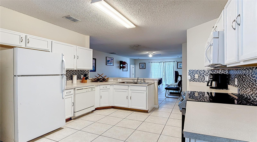 DAVENPORT, Florida 33837, 5 Bedrooms Bedrooms, ,3 BathroomsBathrooms,Residential,For Sale,KNOLLWOOD,0,MFRO6390045