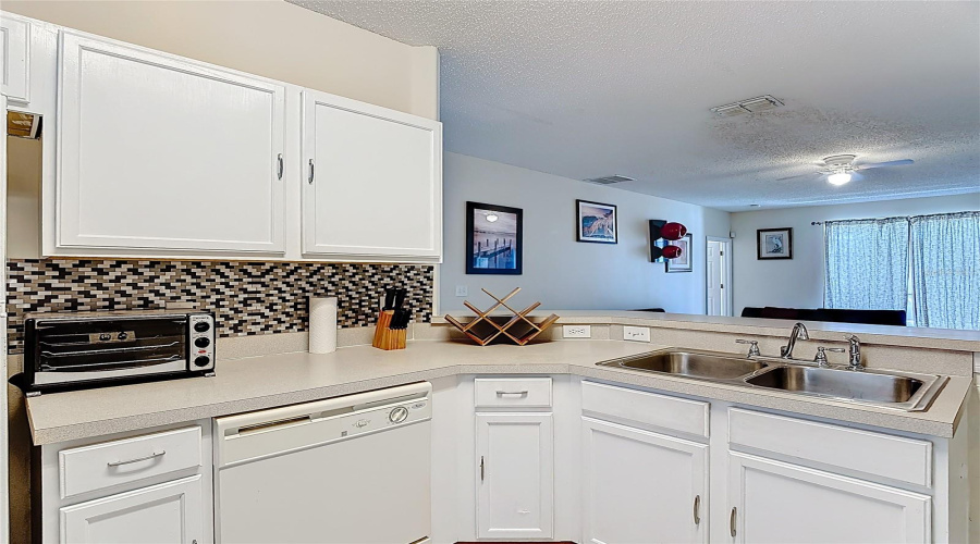 DAVENPORT, Florida 33837, 5 Bedrooms Bedrooms, ,3 BathroomsBathrooms,Residential,For Sale,KNOLLWOOD,0,MFRO6390045