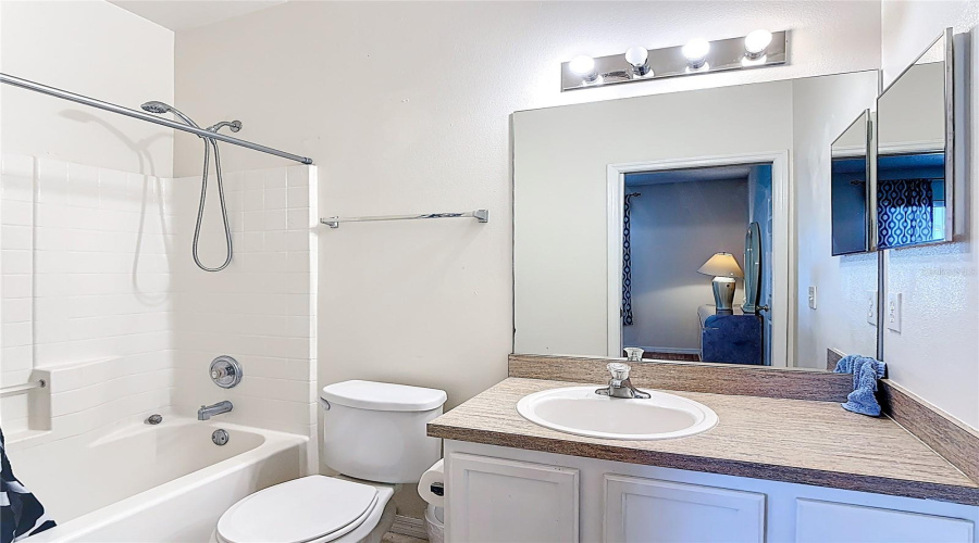 DAVENPORT, Florida 33837, 5 Bedrooms Bedrooms, ,3 BathroomsBathrooms,Residential,For Sale,KNOLLWOOD,0,MFRO6390045