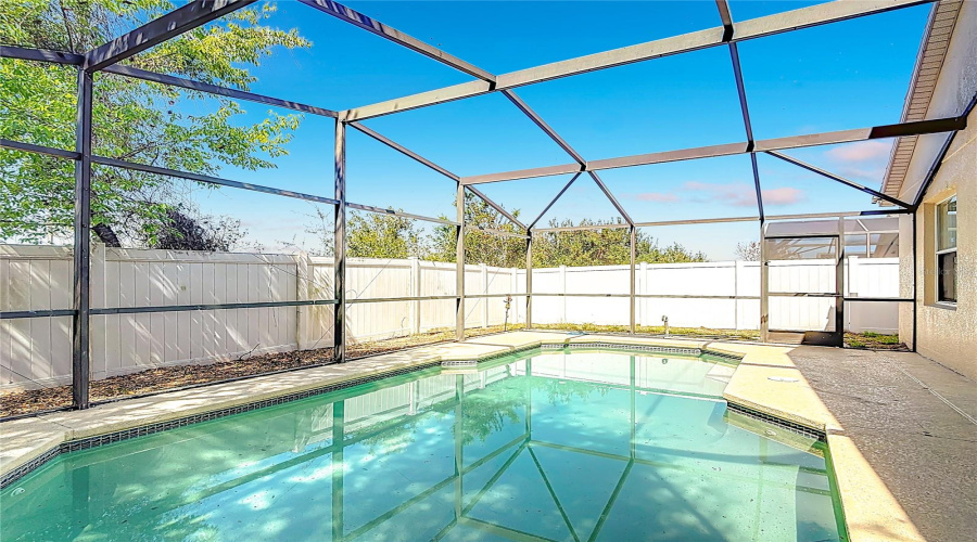 DAVENPORT, Florida 33837, 5 Bedrooms Bedrooms, ,3 BathroomsBathrooms,Residential,For Sale,KNOLLWOOD,0,MFRO6390045