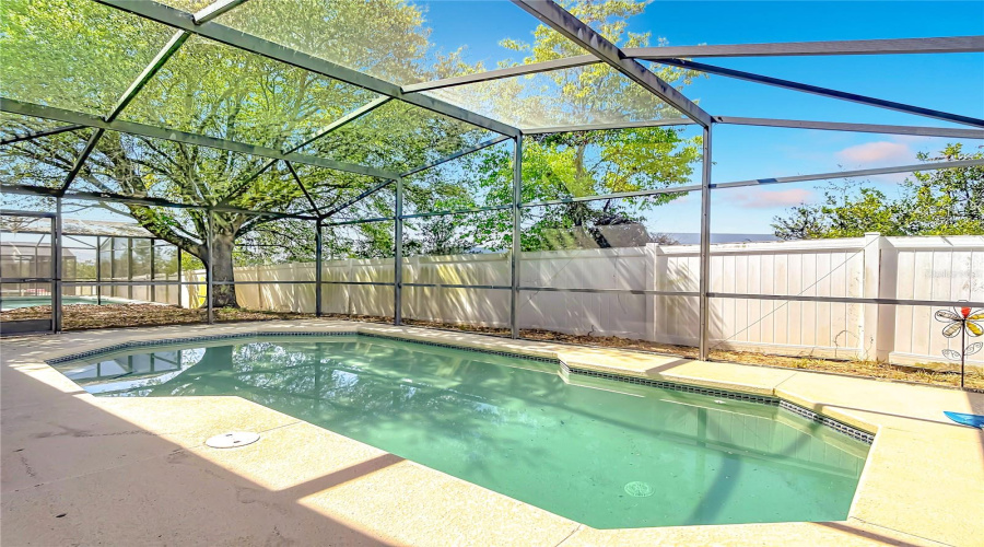 DAVENPORT, Florida 33837, 5 Bedrooms Bedrooms, ,3 BathroomsBathrooms,Residential,For Sale,KNOLLWOOD,0,MFRO6390045