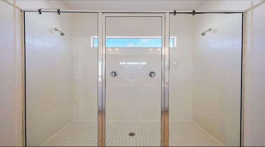 KISSIMMEE, Florida 34746, 5 Bedrooms Bedrooms, ,5 BathroomsBathrooms,Residential,For Sale,MONADO,0,MFRS5145836