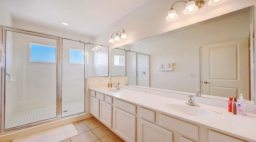 KISSIMMEE, Florida 34746, 5 Bedrooms Bedrooms, ,5 BathroomsBathrooms,Residential,For Sale,MONADO,0,MFRS5145836