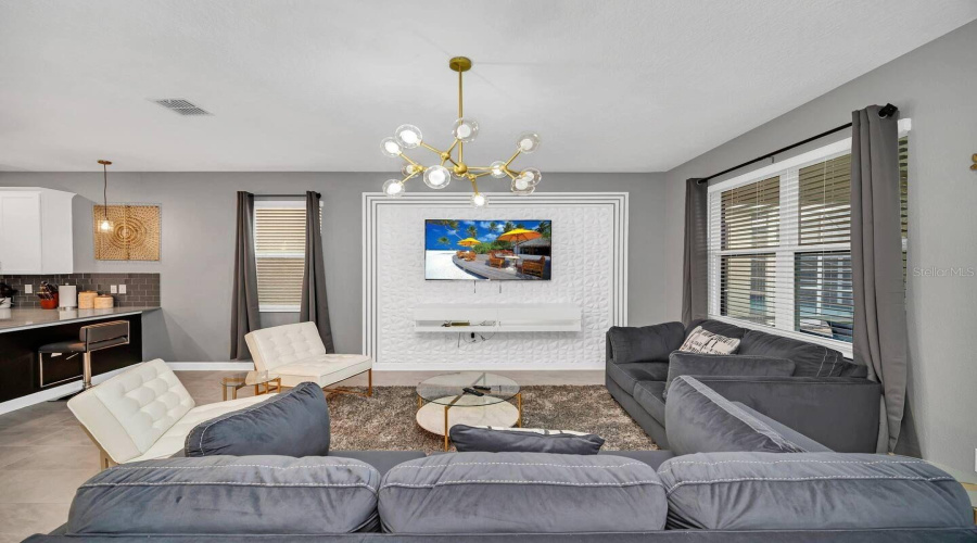 DAVENPORT, Florida 33896, 8 Bedrooms Bedrooms, ,5 BathroomsBathrooms,Residential,For Sale,CHALLENGE,0,MFRTB8486873