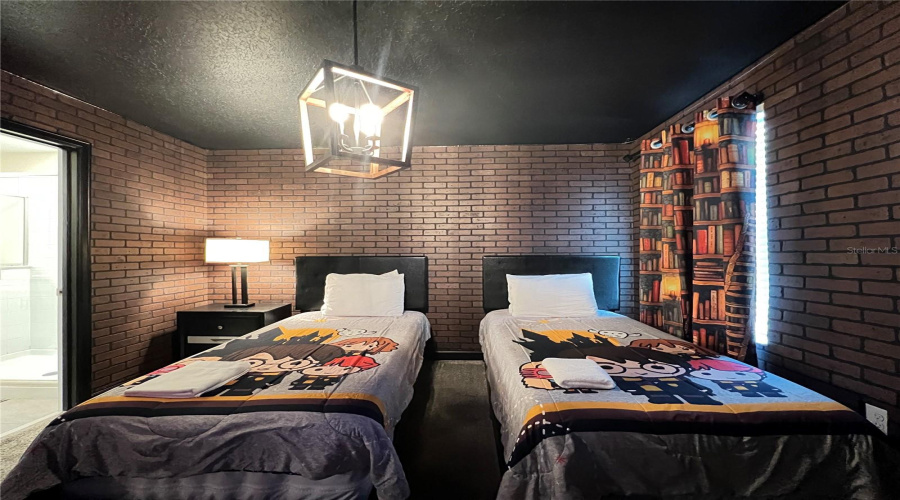 DAVENPORT, Florida 33896, 8 Bedrooms Bedrooms, ,5 BathroomsBathrooms,Residential,For Sale,CHALLENGE,0,MFRTB8486873