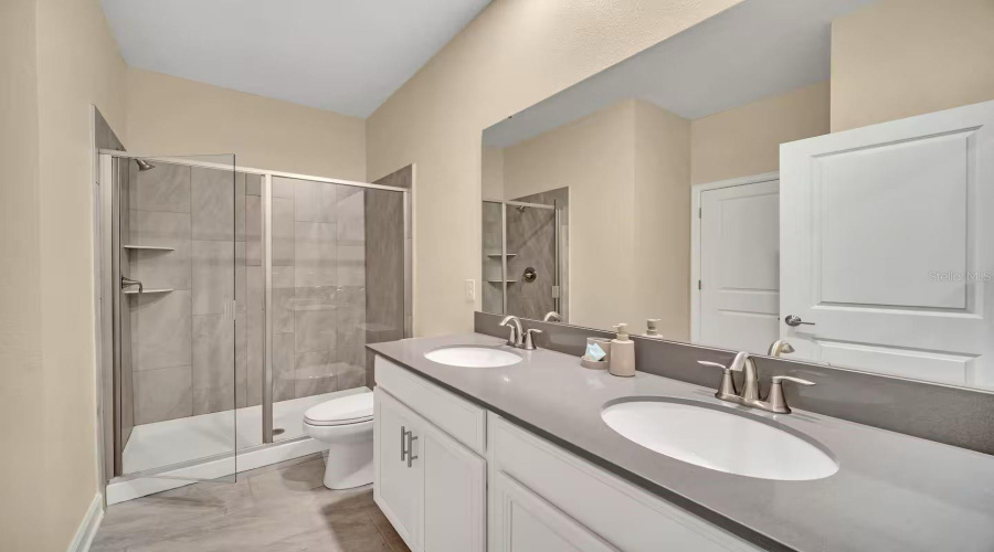 DAVENPORT, Florida 33896, 8 Bedrooms Bedrooms, ,5 BathroomsBathrooms,Residential,For Sale,CHALLENGE,0,MFRTB8486873