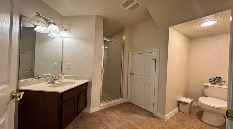 ORLANDO, Florida 32836, 4 Bedrooms Bedrooms, ,3 BathroomsBathrooms,Residential,For Sale,LEELAND ARCHER,0,MFRO6390960