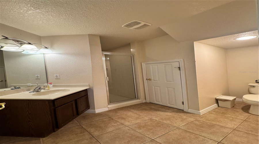 ORLANDO, Florida 32836, 4 Bedrooms Bedrooms, ,3 BathroomsBathrooms,Residential,For Sale,LEELAND ARCHER,0,MFRO6390960