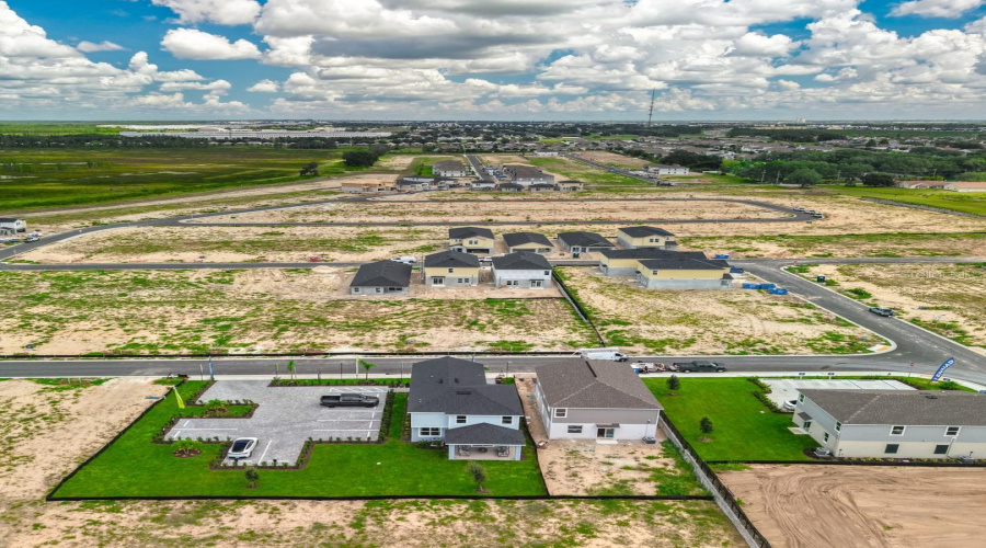 DAVENPORT, Florida 33837, 4 Bedrooms Bedrooms, ,2 BathroomsBathrooms,Residential,For Sale,MEADOW WALK,0,MFRO6389484