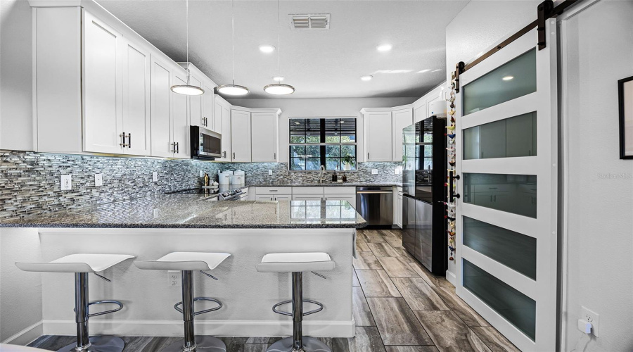 DAVENPORT, Florida 33896, 4 Bedrooms Bedrooms, ,4 BathroomsBathrooms,Residential,For Sale,SHINNECOCK HILLS,0,MFRO6341848