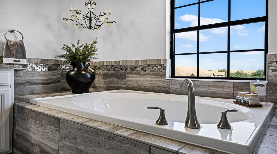 DAVENPORT, Florida 33896, 4 Bedrooms Bedrooms, ,4 BathroomsBathrooms,Residential,For Sale,SHINNECOCK HILLS,0,MFRO6341848