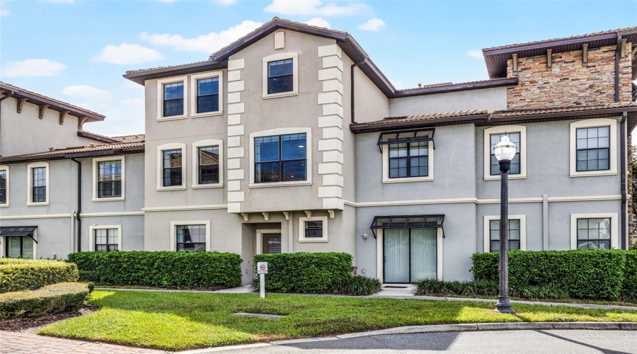 DAVENPORT, Florida 33896, 4 Bedrooms Bedrooms, ,4 BathroomsBathrooms,Residential,For Sale,SHINNECOCK HILLS,0,MFRO6341848