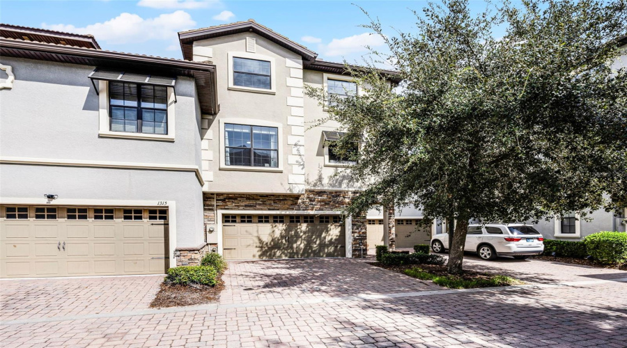 DAVENPORT, Florida 33896, 4 Bedrooms Bedrooms, ,4 BathroomsBathrooms,Residential,For Sale,SHINNECOCK HILLS,0,MFRO6341848