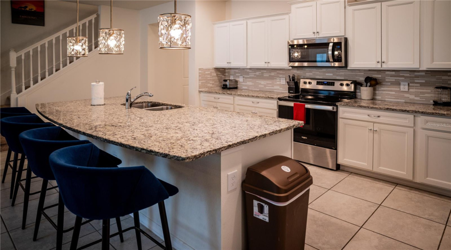 DAVENPORT, Florida 33897, 5 Bedrooms Bedrooms, ,4 BathroomsBathrooms,Residential,For Sale,JETTY,0,MFRL4955280