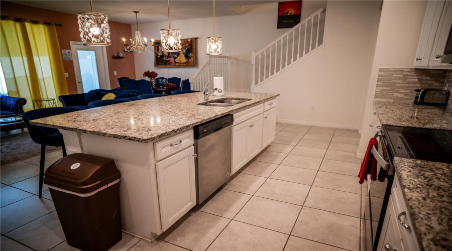 DAVENPORT, Florida 33897, 5 Bedrooms Bedrooms, ,4 BathroomsBathrooms,Residential,For Sale,JETTY,0,MFRL4955280