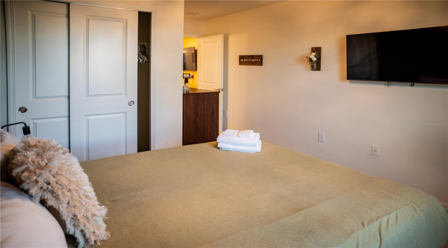 DAVENPORT, Florida 33897, 5 Bedrooms Bedrooms, ,4 BathroomsBathrooms,Residential,For Sale,JETTY,0,MFRL4955280