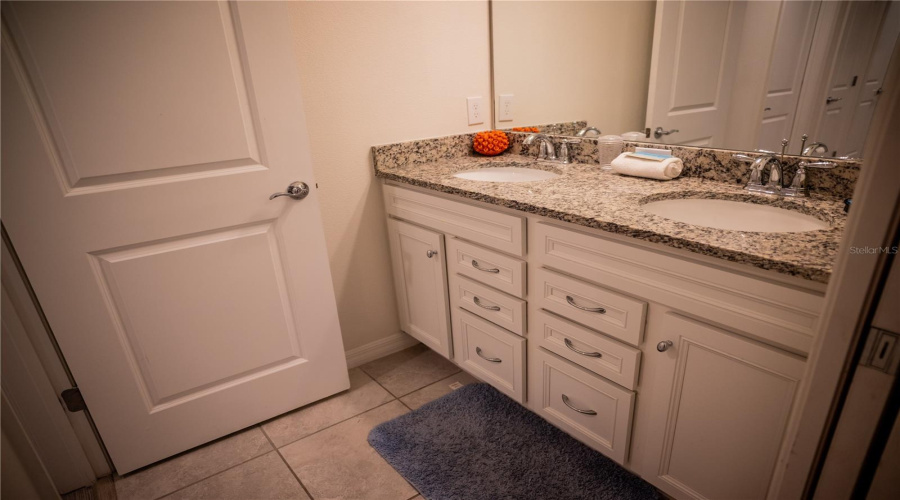 DAVENPORT, Florida 33897, 5 Bedrooms Bedrooms, ,4 BathroomsBathrooms,Residential,For Sale,JETTY,0,MFRL4955280