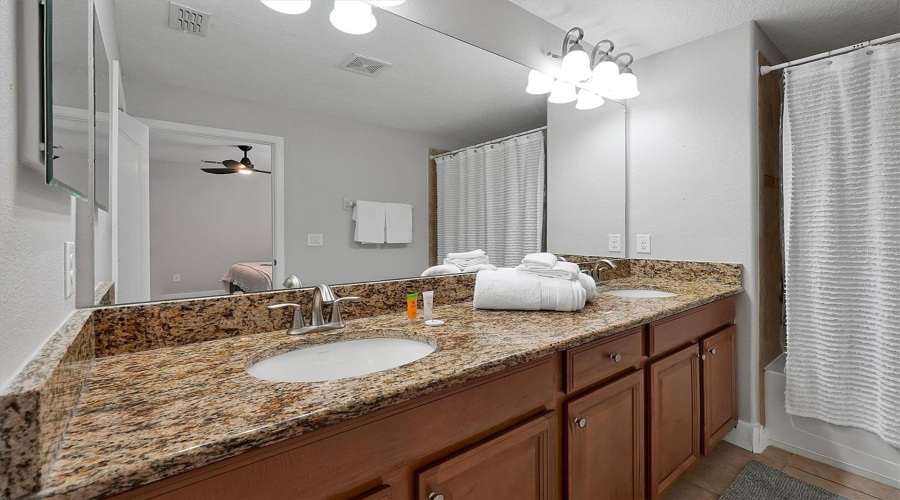 KISSIMMEE, Florida 34747, 5 Bedrooms Bedrooms, ,4 BathroomsBathrooms,Residential,For Sale,CALIFORNIA PALM,0,MFRO6385662