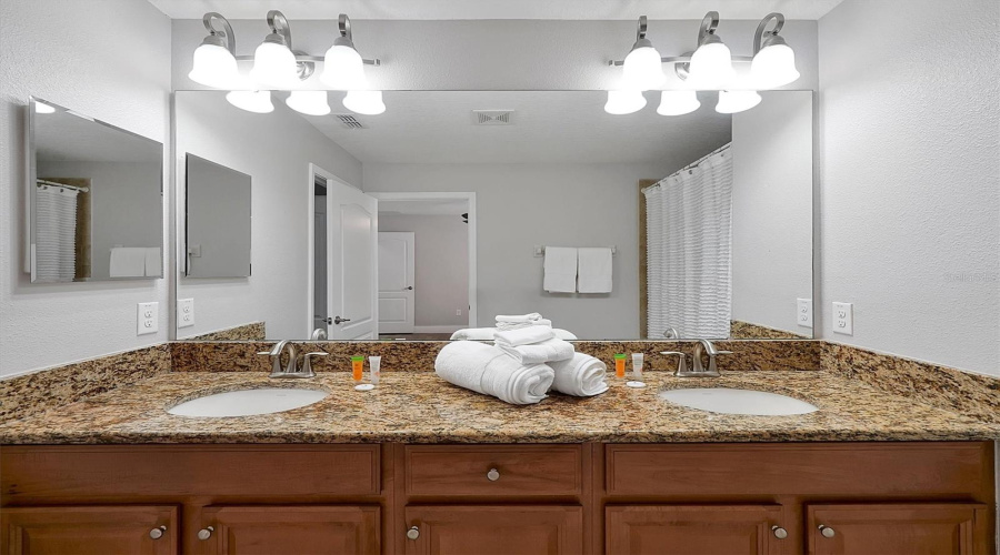 KISSIMMEE, Florida 34747, 5 Bedrooms Bedrooms, ,4 BathroomsBathrooms,Residential,For Sale,CALIFORNIA PALM,0,MFRO6385662