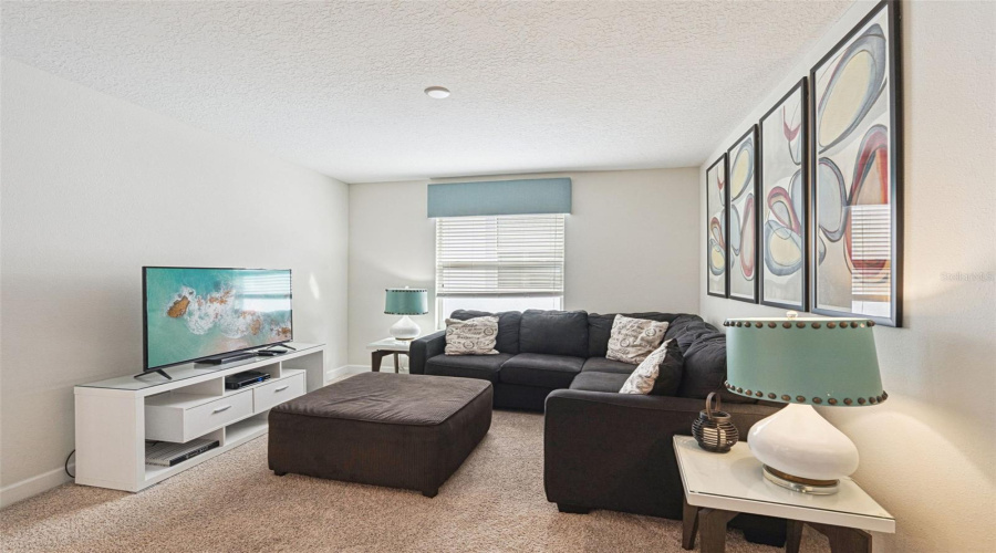 DAVENPORT, Florida 33896, 6 Bedrooms Bedrooms, ,5 BathroomsBathrooms,Residential,For Sale,TEMPO,0,MFRO6390386