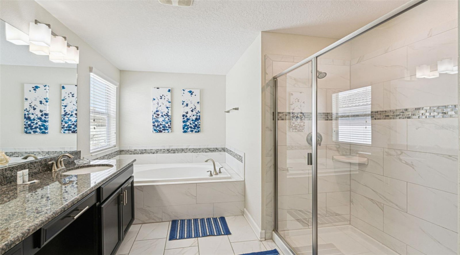 DAVENPORT, Florida 33896, 6 Bedrooms Bedrooms, ,5 BathroomsBathrooms,Residential,For Sale,TEMPO,0,MFRO6390386