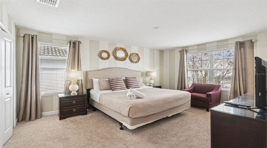 DAVENPORT, Florida 33896, 6 Bedrooms Bedrooms, ,5 BathroomsBathrooms,Residential,For Sale,TEMPO,0,MFRO6390386