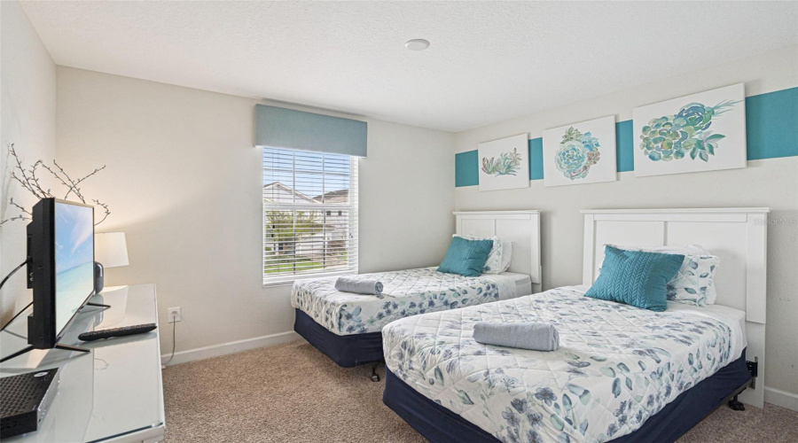 DAVENPORT, Florida 33896, 6 Bedrooms Bedrooms, ,5 BathroomsBathrooms,Residential,For Sale,TEMPO,0,MFRO6390386