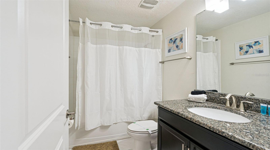 DAVENPORT, Florida 33896, 6 Bedrooms Bedrooms, ,5 BathroomsBathrooms,Residential,For Sale,TEMPO,0,MFRO6390386