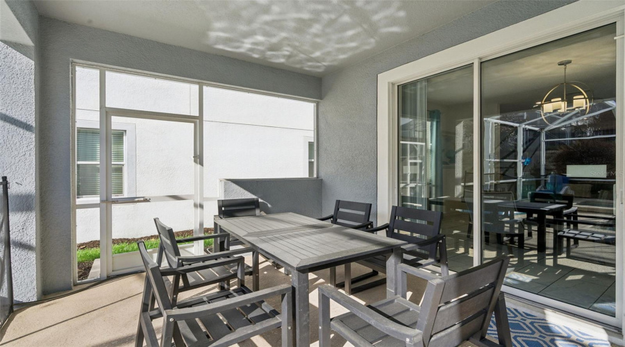 DAVENPORT, Florida 33896, 6 Bedrooms Bedrooms, ,5 BathroomsBathrooms,Residential,For Sale,TEMPO,0,MFRO6390386