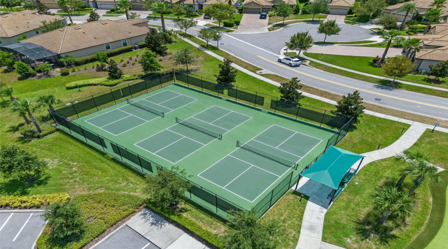 DAVENPORT, Florida 33896, 6 Bedrooms Bedrooms, ,5 BathroomsBathrooms,Residential,For Sale,TEMPO,0,MFRO6390386