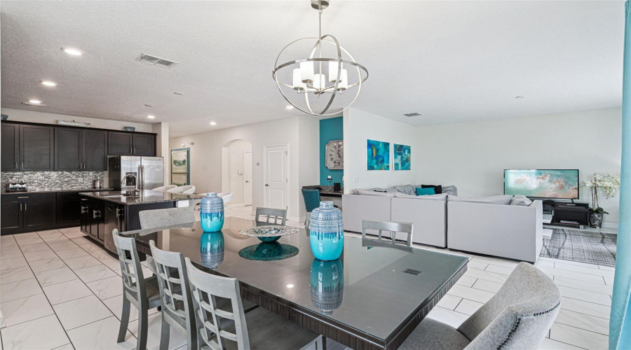 DAVENPORT, Florida 33896, 6 Bedrooms Bedrooms, ,5 BathroomsBathrooms,Residential,For Sale,TEMPO,0,MFRO6390386