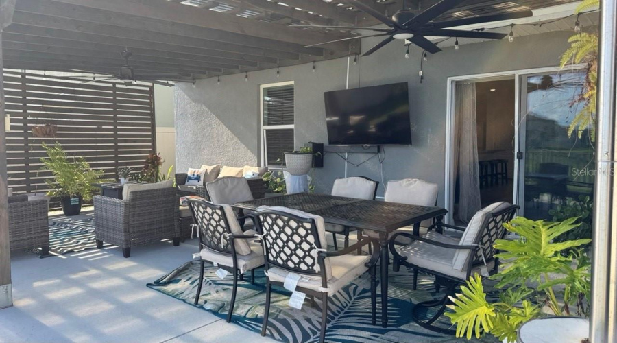 DAVENPORT, Florida 33837, 5 Bedrooms Bedrooms, ,3 BathroomsBathrooms,Residential,For Sale,POST OAK,0,MFRO6390619