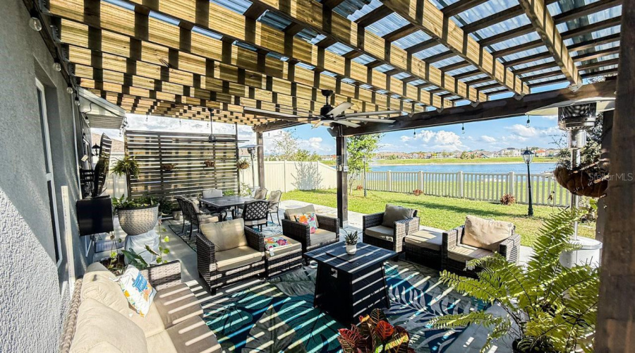 DAVENPORT, Florida 33837, 5 Bedrooms Bedrooms, ,3 BathroomsBathrooms,Residential,For Sale,POST OAK,0,MFRO6390619