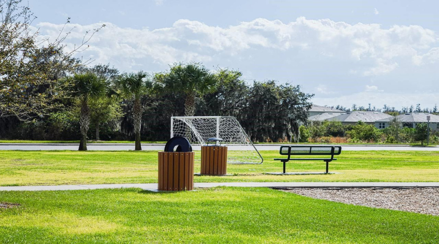 DAVENPORT, Florida 33837, 5 Bedrooms Bedrooms, ,3 BathroomsBathrooms,Residential,For Sale,POST OAK,0,MFRO6390619