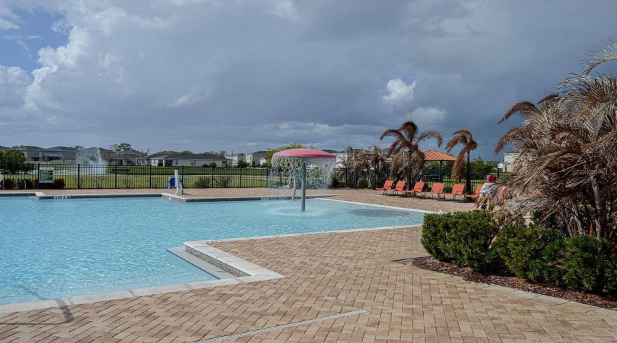 DAVENPORT, Florida 33837, 5 Bedrooms Bedrooms, ,3 BathroomsBathrooms,Residential,For Sale,POST OAK,0,MFRO6390619