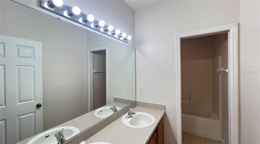 DAVENPORT, Florida 33837, 5 Bedrooms Bedrooms, ,3 BathroomsBathrooms,Residential,For Sale,SUNSET VIEW,0,MFRS5143920