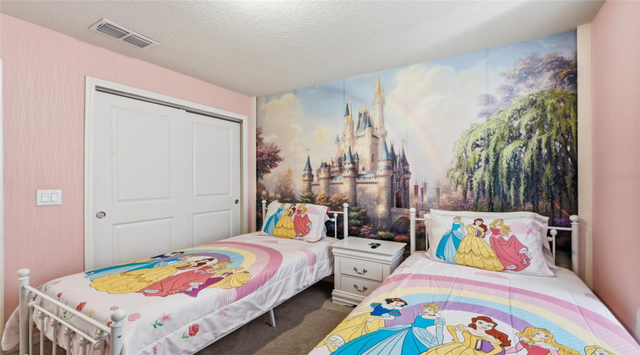 DAVENPORT, Florida 33897, 5 Bedrooms Bedrooms, ,4 BathroomsBathrooms,Residential,For Sale,JETTY,0,MFRO6391286