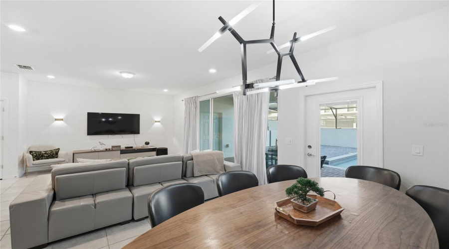 DAVENPORT, Florida 33897, 5 Bedrooms Bedrooms, ,4 BathroomsBathrooms,Residential,For Sale,JETTY,0,MFRO6391286